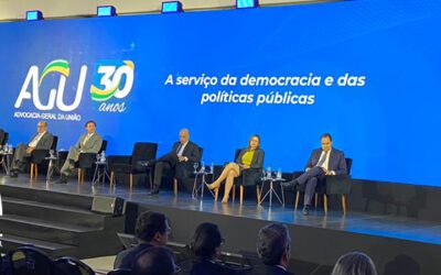 FORVM COMPARECE AO EVENTO DE COMEMORAÇÃO PELOS 30 ANOS DA AGU
