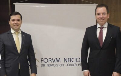FORVM PRESTIGIA LANÇAMENTO DO OBSERVATÓRIO DA DEMOCRACIA