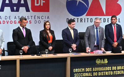 PRESIDENTE DO FORVM COMPARECE AO EVENTO DE ENTREGA DE CARTEIRAS DA OAB/DF